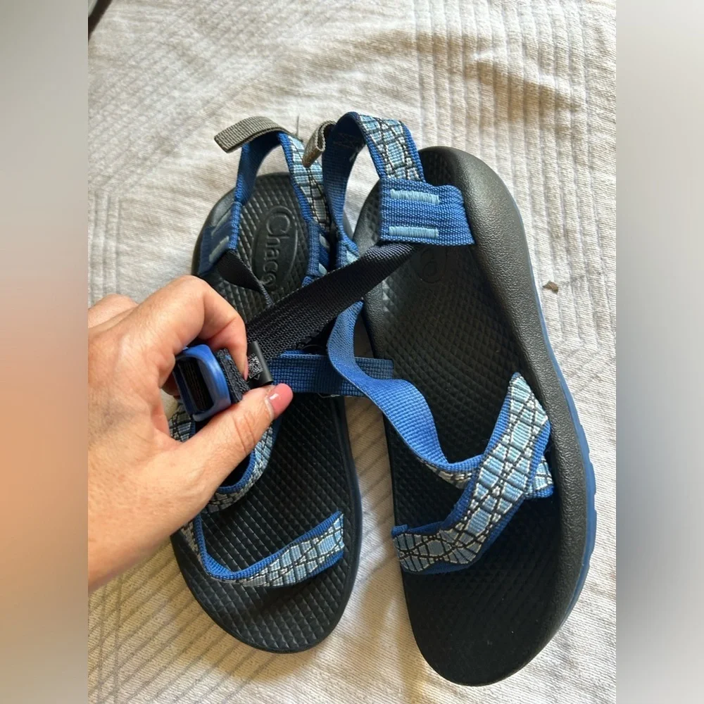 Chaco Z1 Classic Hiking Sandals Youth Size 4 Eco Tread Blue Water Shoe